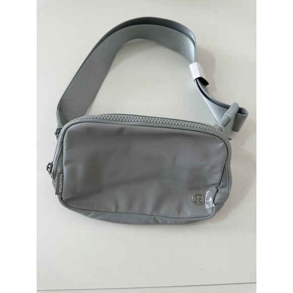 NWOT LULULEMON EVERYWHERE BELT BAG 1L JADE GREEN - Picture 1 of 6